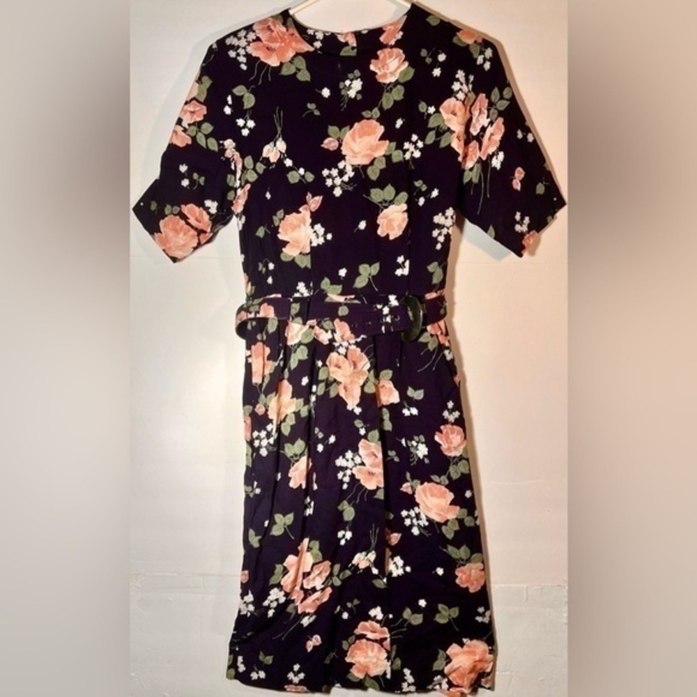 LADY CAROL PETITES FLORAL MULTICOLORED DRESS WITH 2 FRONT POCKETS